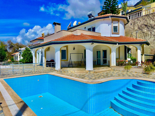 Villa with sea view in Alanya