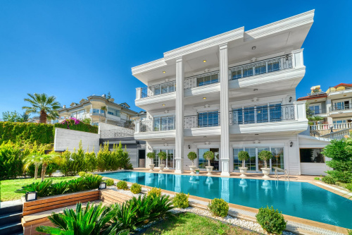 Royal villa in Alanya, for citizenship